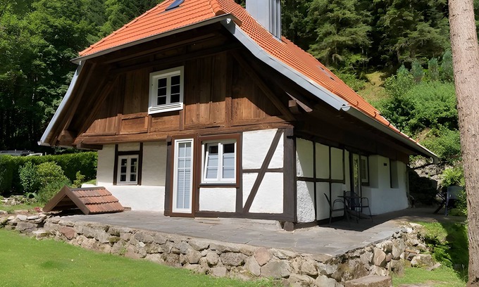 Hornberg House | Holiday Home 'Waldhäusle, 70sqm' with Mountain View, Private Terrace and Wi-Fi