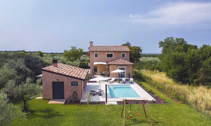 Muntic House | Holiday house for 7 persons approx. 260 qm in Muntic, Istria (South coast of Istria)