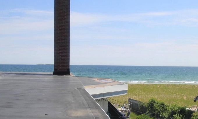 Scarborough Hotel | Holiday House Inn