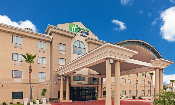 Laredo Hotel | Holiday Inn Express Hotel & Suites Laredo-Event Center Area by IHG