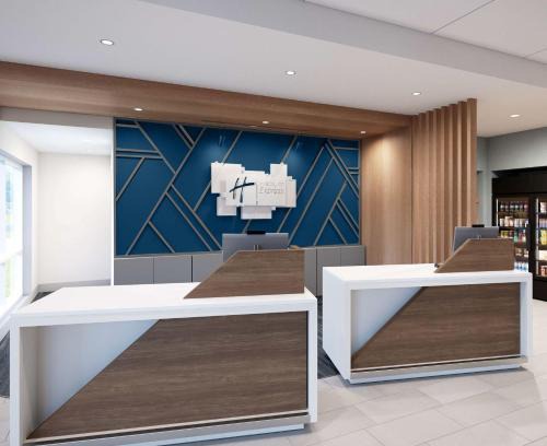 Ontario Hotel | Holiday Inn Express & Suites Mansfield - Ontario by IHG