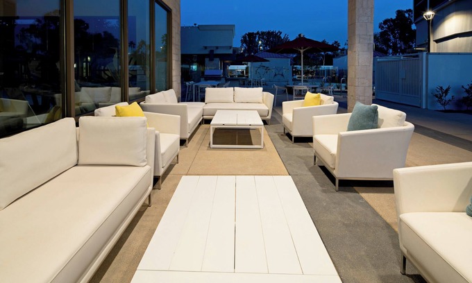 Harbor Hotel | Holiday Inn Long Beach Airport Hotel and Conference Center by IHG