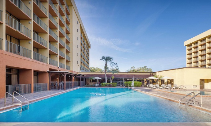 Kissimmee Hotel | Holiday Inn & Suites Orlando SW - Celebration Area by IHG