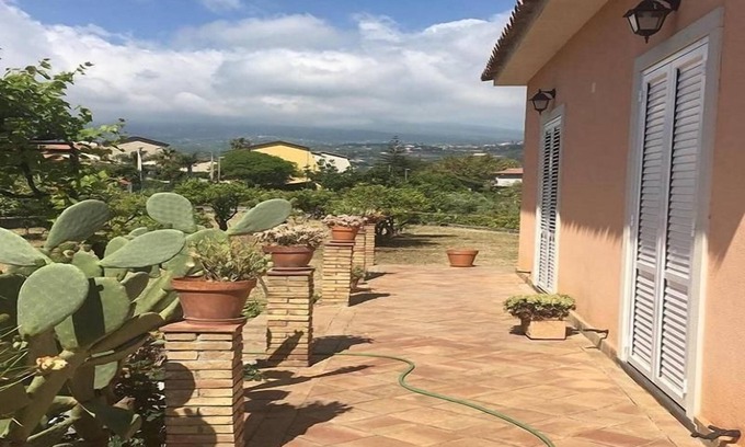 Calatabiano House | Holiday house Fiumefreddo di Sicilia for 1 - 4 persons with 2 bedrooms - Detached holiday house