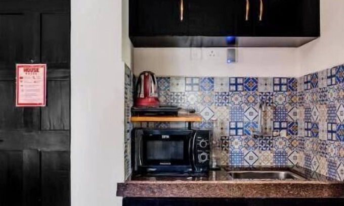 Sinquerim Apartment | Hollywood Studio Free OTT 1KM to Beach Pool