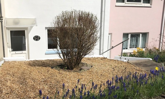 Cawsand Cottage | 'Home from Home' in this fully equipped Cottage - 5 mins walk to Cawsand beach!