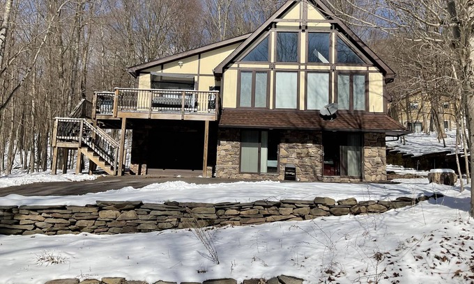 Lake Ariel Ski Chalet | Home in amenity filled Hideout community with hot tub, fire pit, theater room!
