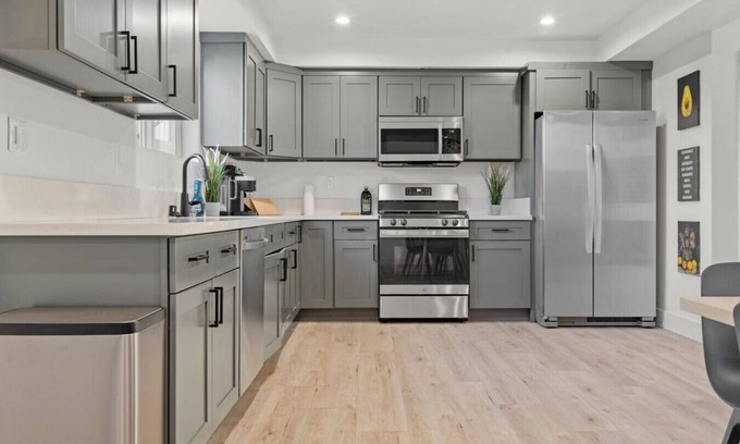 Vernon House | Home in Arts District w/Parking