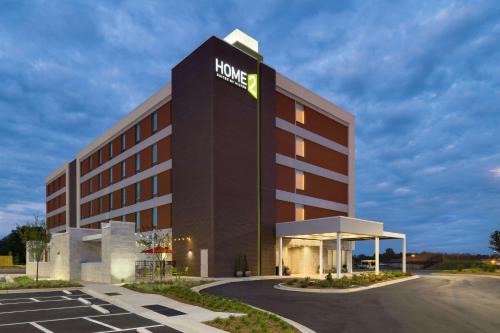 Paw Creek Hotel | Home2 Suites by Hilton Charlotte Airport