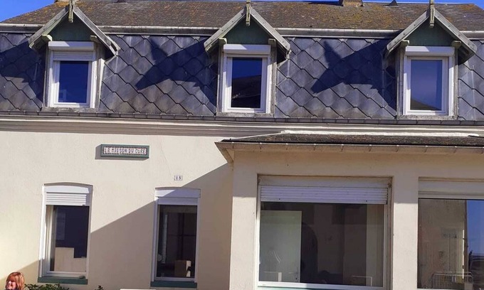 Cayeux-sur-Mer House | Homerez - 50 m away from the beach! Spacious house for 8 ppl. at Cayeux-sur-Mer