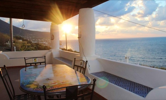 Malfa House | Homerez - Beautiful house for 6 ppl. with sea view, garden and terrace at Malfa
