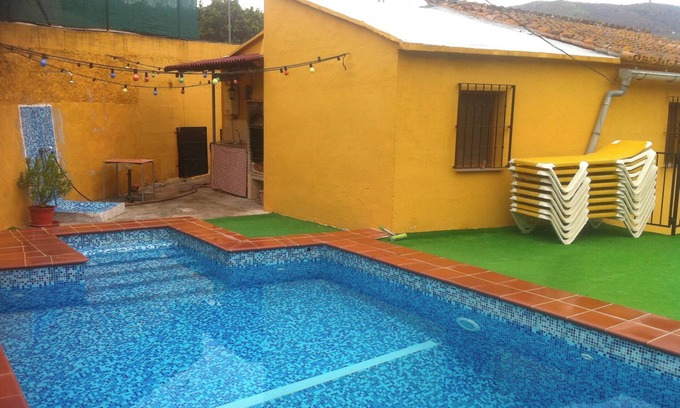 Portugalejo House | Homerez - Quaint House in Canillas with Private Pool