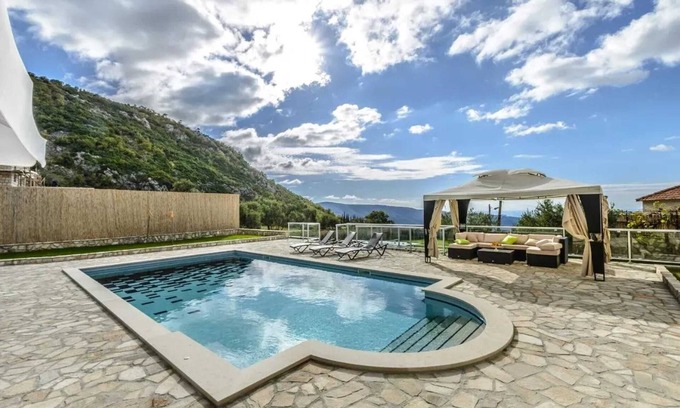 Dubravka Villa | Homerez - Villa in Dubravka with pool