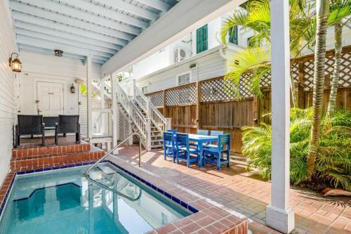 Historic Seaport Hotel | Honey Bun Hideaway