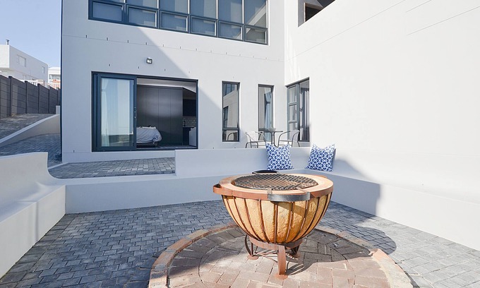 Yzerfontein House | HoneyBee Cottage