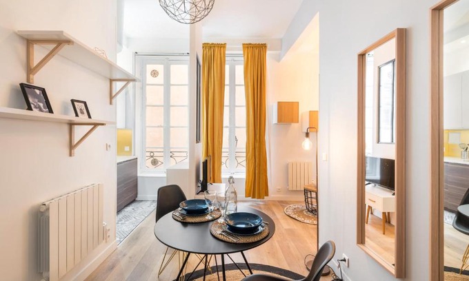Old Lyon Apartment | HONORÊ - Suite Baleine