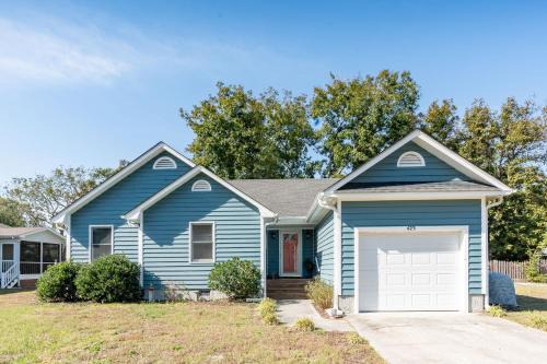 Long Beach House | Hook Wine and Sinker by Oak Island Accommodations