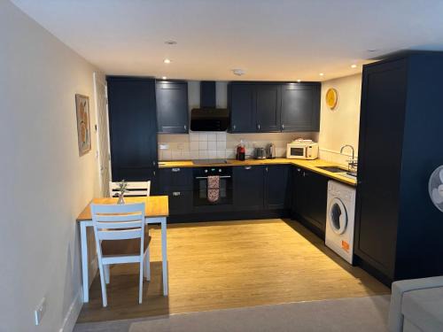 Huntingdon Apartment | Hop Loft, Huntingdon town centre - Free parking close by