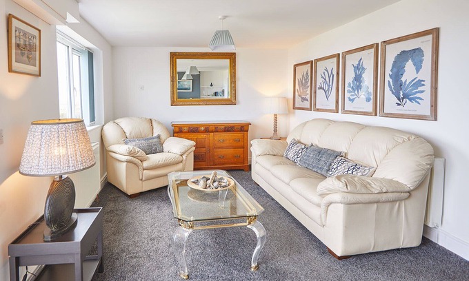 Hinderwell House | Host & Stay | Ammonite Cottage