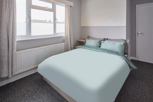 Lower Wick House | Host & Stay - Oldbury Road