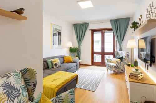 Cedofeita Apartment | Host Wise - Deluxe Bright Flat with Netflix