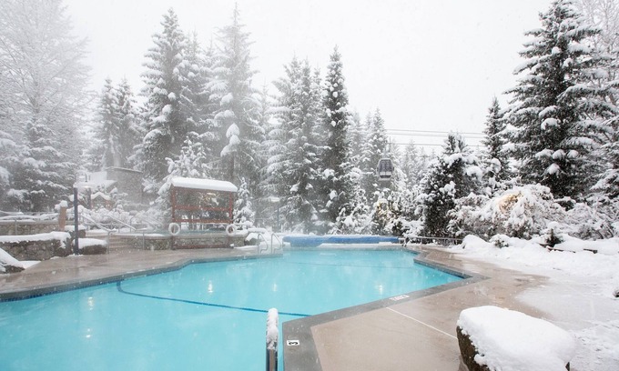 Upper Village Apartment | Hot Tub Access! Ski-in/Ski-out+ Activity Discounts