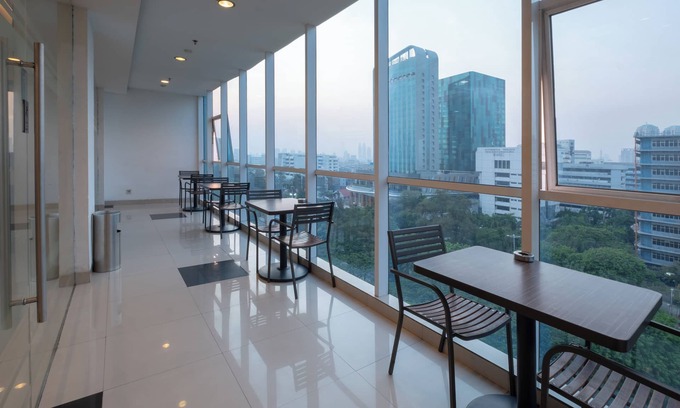 Jelambar Hotel | Hotel 88 Grogol by WH