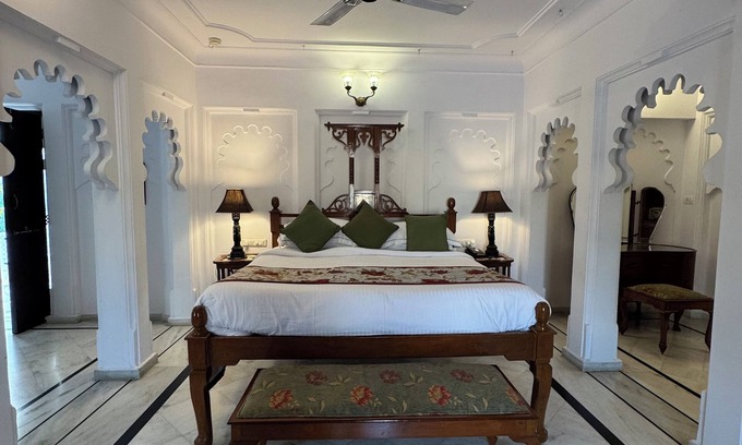 Udaipur Hotel | Hotel Amet Haveli