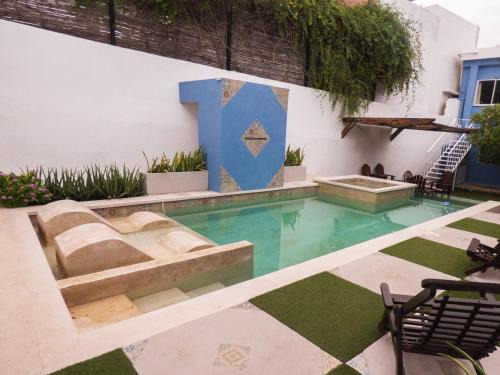 Zona Paseo Montejo Hotel | Hotel Boutique Flores y Gemas