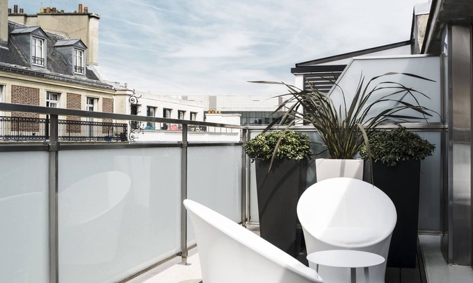 Champs-Elysees Hotel | Hotel EKTA