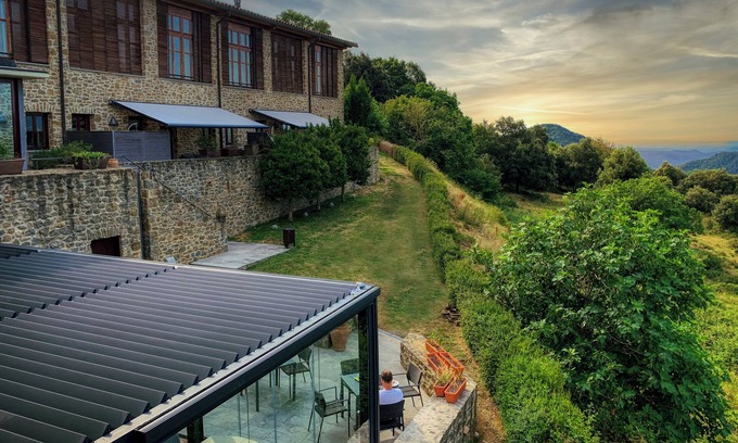 Sant Feliu de Pallerols Hotel | HOTEL TO RELAX AND ENJOY NATURE AND WITH YOUR PETS