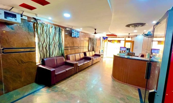 Tirupati Hotel | Hotel Govind Heights