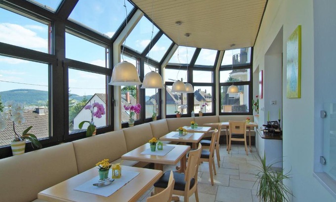 Pfalzel Hotel | Hotel Haus am Berg