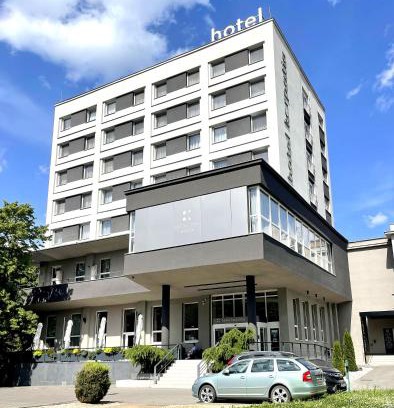 Humenne Hotel | Hotel Karpatia