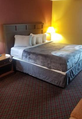Stillwater Apartment | Hotel King Bed Room 236 Booking