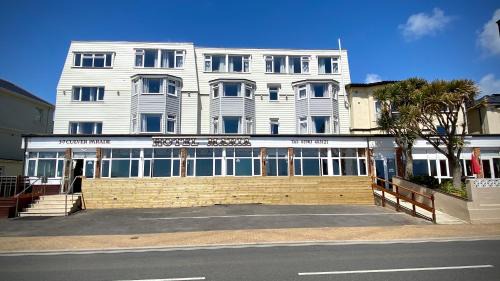 Sandown Hotel | Hotel Maria