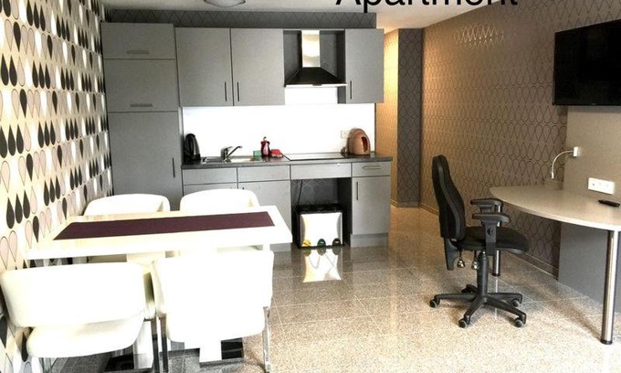 Markgroningen Hotel | Hotel "Mythos Apartments" all rooms have cooking facilities and apartments have a kitchenette! Laundry free use!