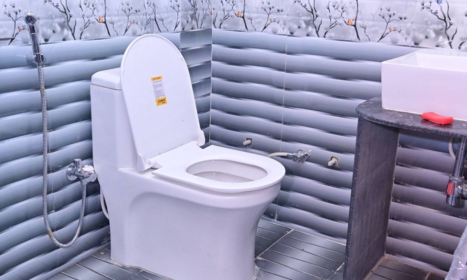 Misrikh Hotel | HOTEL NEELKANTH PALACE