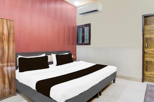 Faridabad Hotel | Hotel O Badkhal Lake Formerly Lake View