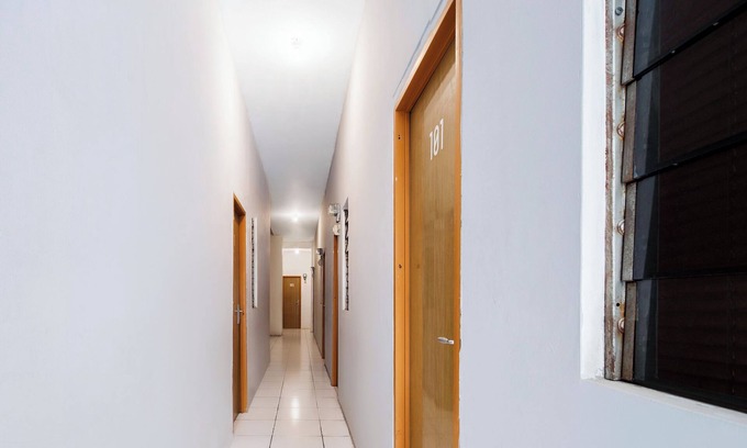 Tanjung Duren Utara Hotel | Hotel O Lontar Residence