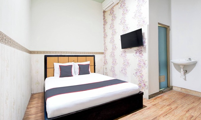 Tegal Hotel | Hotel O Mega Inn Guest House
