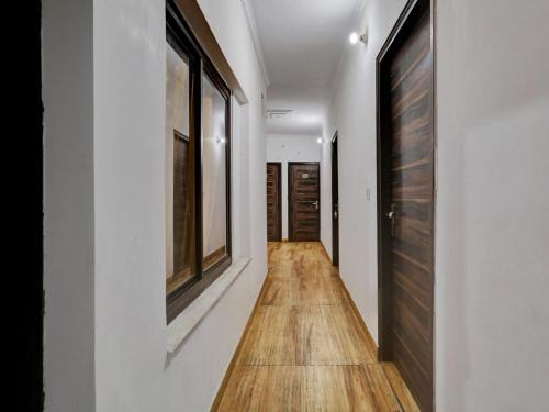 Kamla Nagar Hotel | Hotel O URBANS ROOM