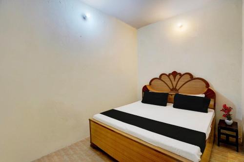 Dadri Hotel | Hotel O Vrindavan guest house