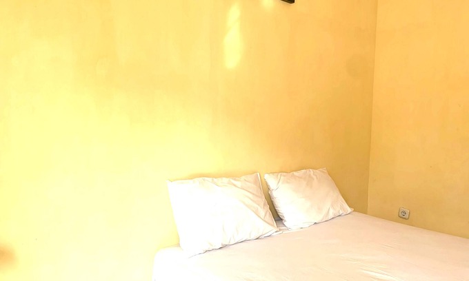 Pinrang Hotel | Hotel O Wisma Phinisi Syariah Near Mall of Pinrang Sejahtera