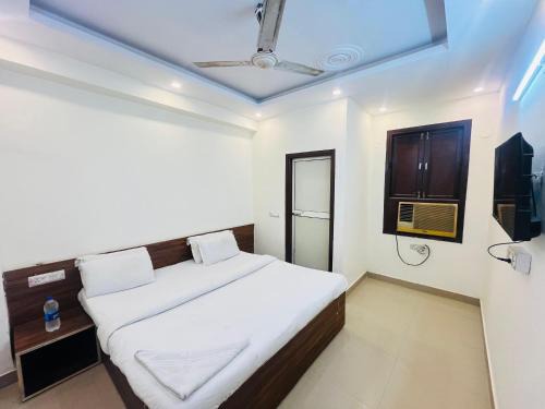 South West Hotel | Hotel Pub G - Mayur Vihar
