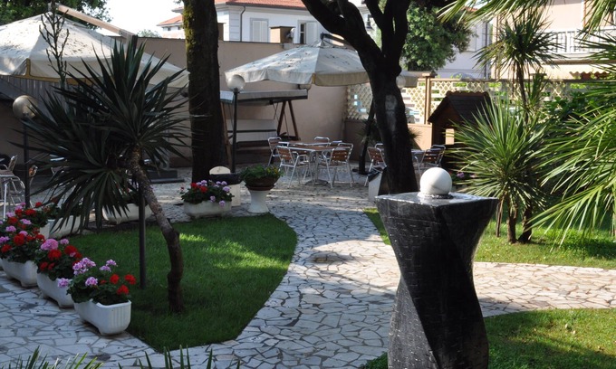 Marina di Massa Hotel | Hotel Roma