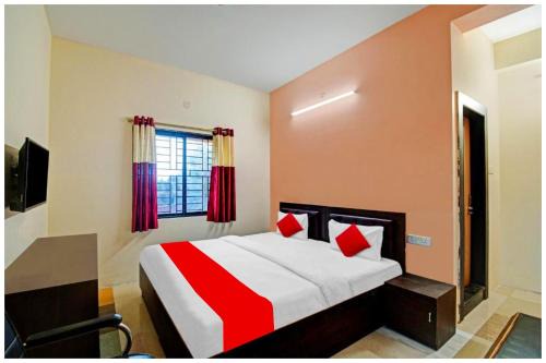 Patia Hotel | Hotel S-R Palace Near City Bus Stand - Fully Air Conditioning Hotel - Luxury & Spacious Room -Best Hotel In Bhubneshwar