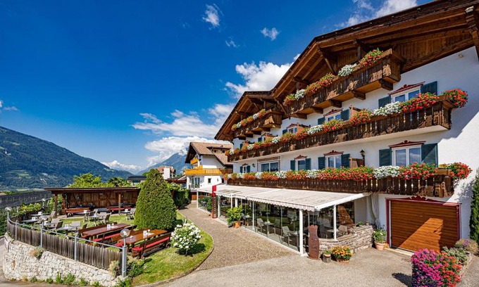 Tirolo Hotel | Hotel Stefanie