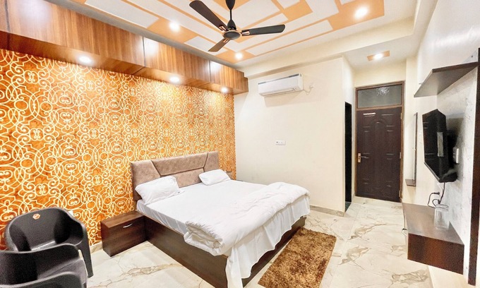 Varanasi Hotel | Hotel Sunayana Guest House - Varanasi