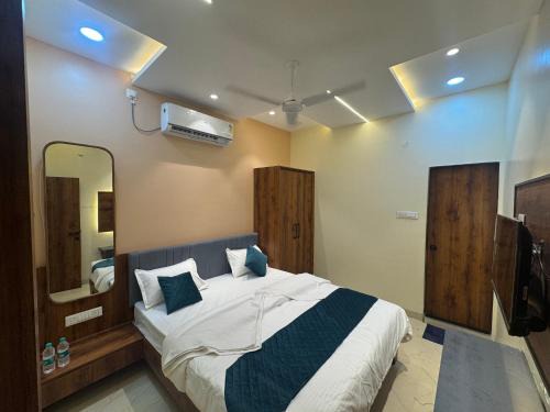 Ellora Hotel | Hotel Tulsi inn